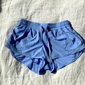Lululemon hotty hot short 2.5” inseam size 8